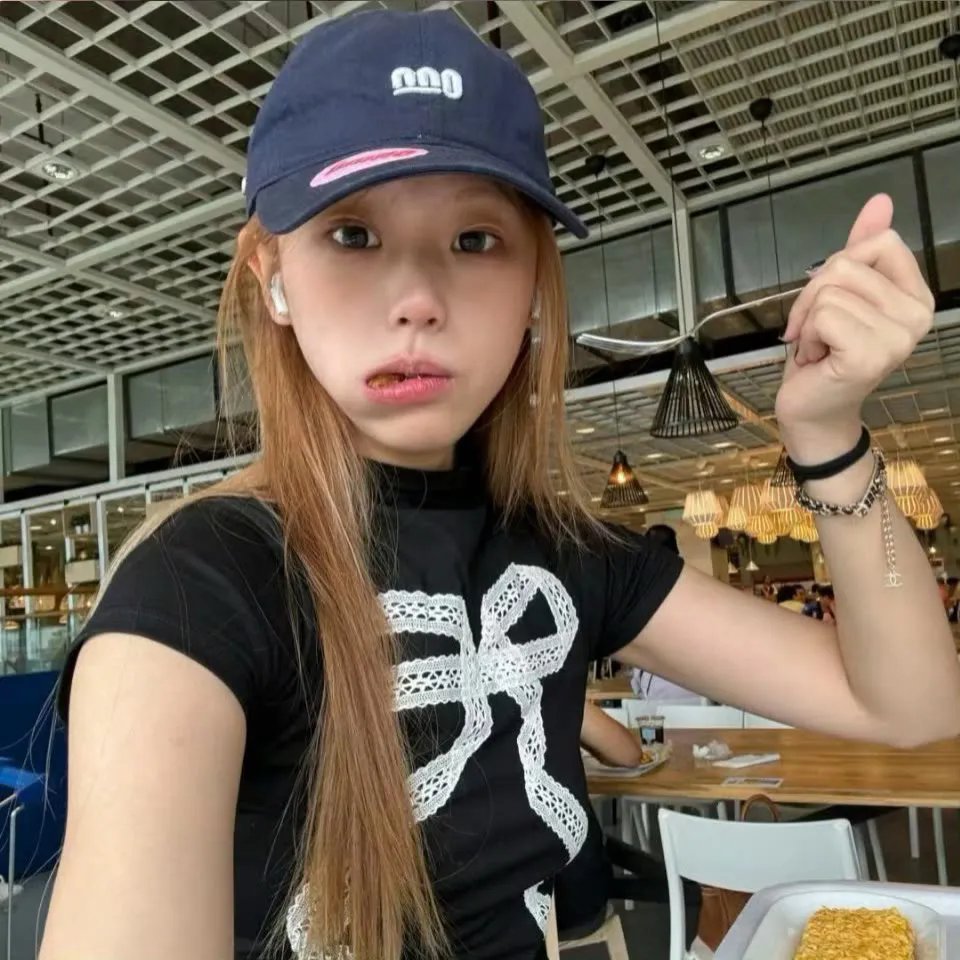 窗外是蓝星